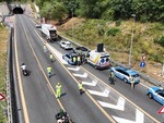 Moto contro camion sulla A12, grave una donna. Casello di Genova Est chiuso in entrata verso Genova Moto contro camion sulla A12, grave una donna. Casello di Genova Est chiuso in entrata verso Genova