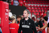 Varese, serve aria. E arriva Amedeo: contro Trieste Della Valle prova a rianimare l'attacco biancorosso Varese, serve aria. E arriva Amedeo: contro Trieste Della Valle prova a rianimare l'attacco biancorosso