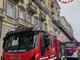 Brucia un appartamento in corso Re Umberto: evacuato il palazzo, al lavoro 6 squadre e 17 vigili del fuoco Brucia un appartamento in corso Re Umberto: evacuato il palazzo, al lavoro 6 squadre e 17 vigili del fuoco