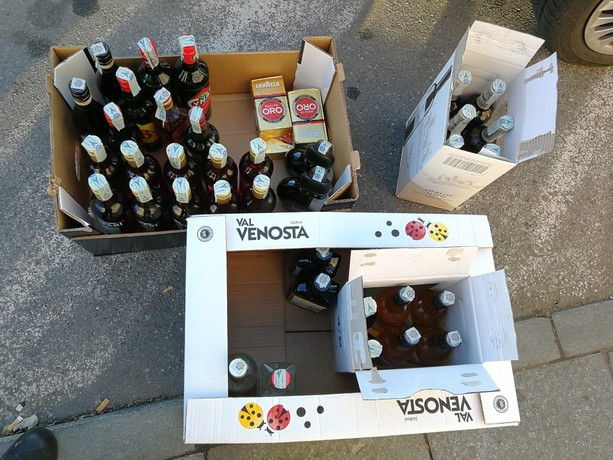 A Torino stop ad alcol e lattine in strada dalle 21, il Comune: "Ipotesi divieto in altre zone" A Torino stop ad alcol e lattine in strada dalle 21, il Comune: "Ipotesi divieto in altre zone"