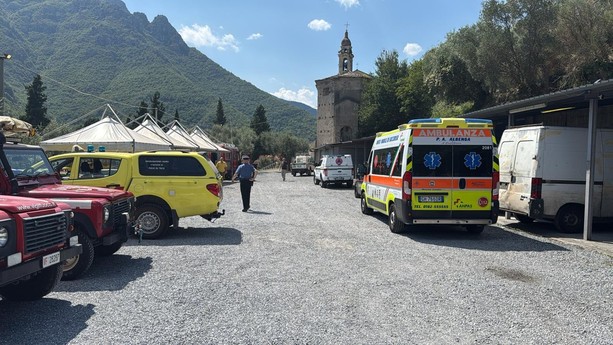 Castelbianco, disperso un 41enne francese: proseguono le ricerche anche con i droni e l'elicottero (FOTO)