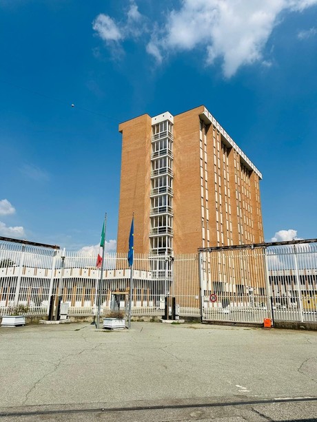 Sequestrati smartphone, cellulari e farmaci oppioidi nel carcere di Torino