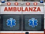 Scontro alla rotonda dell'Esselunga di Masnago, ferito un motociclista