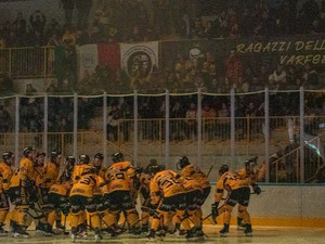 Via ai playoff con Varese-Alleghe. Pronostico? 50% e 50%. Ma qualunque cosa accadrà, la faremo accadere noi Via ai playoff con Varese-Alleghe. Pronostico? 50% e 50%. Ma qualunque cosa accadrà, la faremo accadere noi