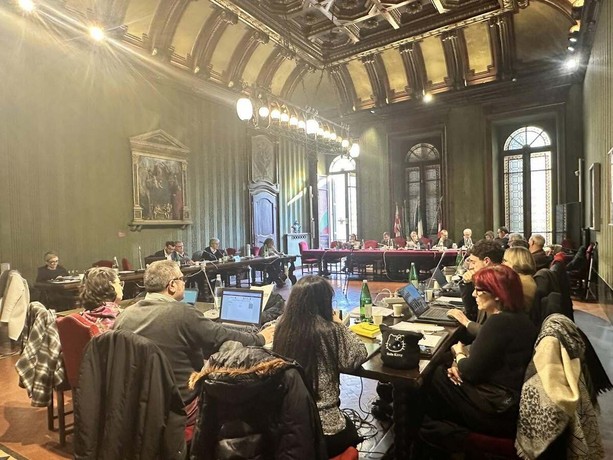 Ad Alba slitta il confronto sulla sicurezza: il Consiglio si concentrerà su bilancio e opere pubbliche