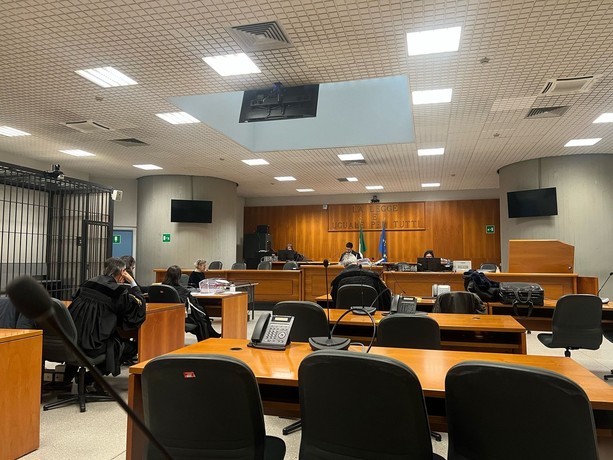 Omicidio Limido, Manfrinati a sorpresa cambia difensore. L'11 luglio in aula i video dell'aggressione