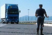 Trasporto di alimenti non refrigerati: intervento della Polizia Stradale alla barriera di Govone