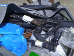 In casa aveva fucili, pistole, una granata a frammentazione jugoslava e 12 chili di droga: arrestato un uomo in zona Regio Parco