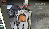Carte carburante clonate, blitz dei carabinieri a Torino: due arresti e tre denunce Carte carburante clonate, blitz dei carabinieri a Torino: due arresti e tre denunce