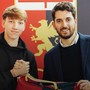Calcio. Roberto Scaglione firma il primo contratto da professionista, firma e stretta di mano insieme al Genoa per il ragazzo di Andora Calcio. Roberto Scaglione firma il primo contratto da professionista, firma e stretta di mano insieme al Genoa per il ragazzo di Andora