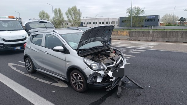 Scontro in tangenziale tra Torino e Collegno: traffico in tilt