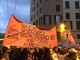 Tanti fiori e centinaia di persone in via Colombo per l'estremo saluto all'ennesima donna uccisa da chi diceva di amarla Tanti fiori e centinaia di persone in via Colombo per l'estremo saluto all'ennesima donna uccisa da chi diceva di amarla