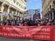 Il doppio 1° maggio di Torino: le cariche della polizia separano istituzioni, partiti e sindacati dalla contestazione
