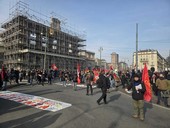 "Torino è partigiana", da tutta Europa contro lo sgombero di Aska. La città si blinda