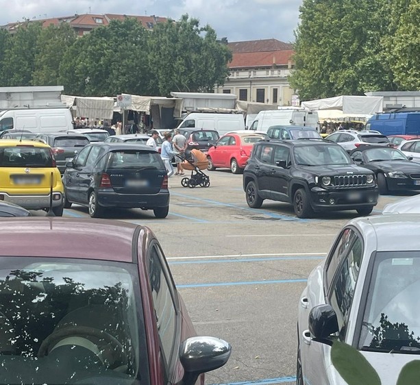 Incidente in piazza Campo del Palio fa scoprire un pluripregiudicato straniero irregolare