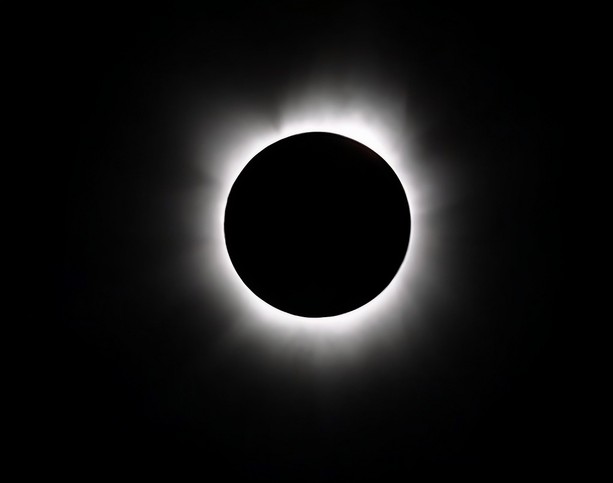 Lo spettacolo dell'eclissi in Piemonte: appuntamento domani tra le 19.30 e le 20.20 Lo spettacolo dell'eclissi in Piemonte: appuntamento domani tra le 19.30 e le 20.20
