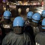Dopo i disordini arriva il Daspo urbano per 9 persone (e tre avvisi orali), soprattutto minorenni. E domani si torna in piazza Dopo i disordini arriva il Daspo urbano per 9 persone (e tre avvisi orali), soprattutto minorenni. E domani si torna in piazza