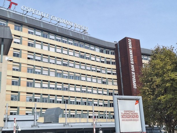 &quot;Siamo in attesa da troppe ore&quot;: infermieri del San Giovanni Bosco aggrediti e insultati