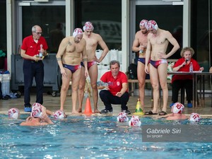 Pallanuoto. Brescia parte forte, la Rari cede il passo: a Mompiano biancorossi ko 11-15