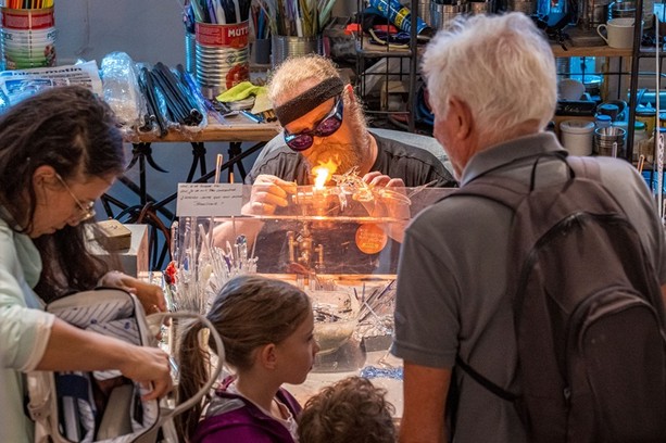 A Biot il vetro prende fuoco: tre giorni nella città dove la materia diventa arte