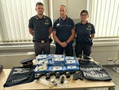 Auto imbottita di droga e armi fermata al valico dalla Svizzera: due brasiliani in manette