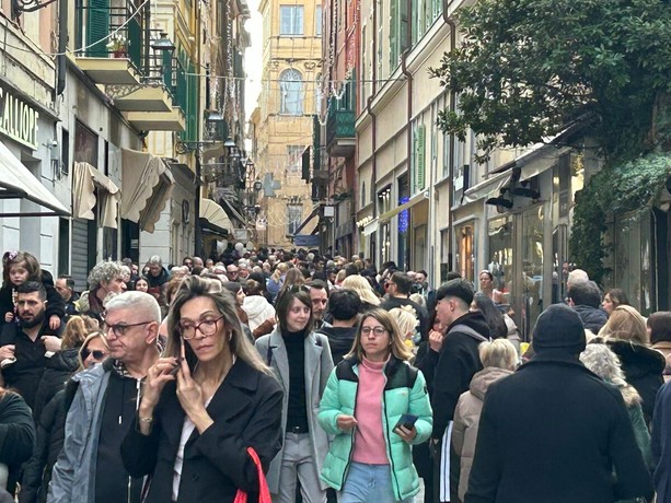 Alberghi pieni per il Festival, Di Michele: “Sold out confermato, città vivibile e lavoro encomiabile di forze dell’ordine e volontari” Alberghi pieni per il Festival, Di Michele: “Sold out confermato, città vivibile e lavoro encomiabile di forze dell’ordine e volontari”