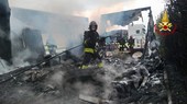 Albenga, domato l’incendio alla ditta Gallo Trasporti: nessun ferito né intossicati (FOTO e VIDEO)