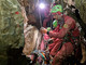 Dopo più di 24 ore di intervento, lo speleologo torinese è fuori dall'Abisso Paperino