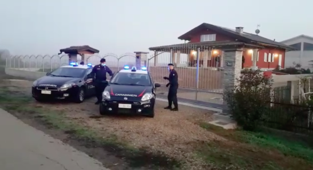 Strage di Carignano: è morta Aurora, la bimba di 2 anni ferita dal padre con un colpo di pistola Strage di Carignano: è morta Aurora, la bimba di 2 anni ferita dal padre con un colpo di pistola