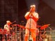 Elio e le Storie Tese conquistano piazza Galimberti: ironia, virtuosismo e migliaia di spettatori per il Cuneo Music Festival [Foto]
