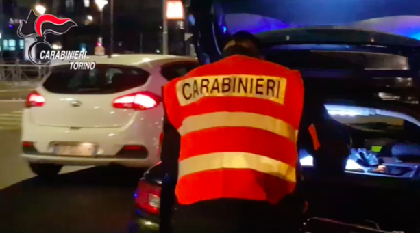 Torino, intensificati i controlli dei carabinieri: arrestate 4 persone, altre 4 denunciate Torino, intensificati i controlli dei carabinieri: arrestate 4 persone, altre 4 denunciate