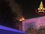 FOTO. Tetto in fiamme in via Maspero a Varese: vigili del fuoco in azione FOTO. Tetto in fiamme in via Maspero a Varese: vigili del fuoco in azione