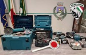Guidava l'auto con la patente scaduta da 25 anni, italiano multato dalla polizia locale di Vergiate e mezzo sequestrato