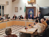 Spostamento della ferrovia a monte, a Pietra il Consiglio comunale si compatta: "Tutelare l’area archeologica di Corte, valutare l’interramento dell’attuale linea" Spostamento della ferrovia a monte, a Pietra il Consiglio comunale si compatta: "Tutelare l’area archeologica di Corte, valutare l’interramento dell’attuale linea"