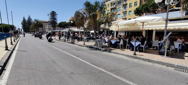 Sanremo: 'Spazio aperto' diventa la prassi, preoccupazione di residenti e alcuni Consiglieri per eventuali eccessi
