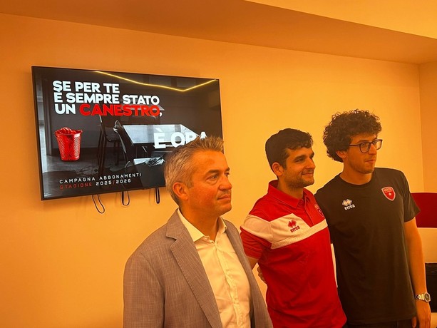 &quot;È ora&quot;, parte la Campagna Abbonamenti della Pallacanestro Varese. Tariffe bloccate, nuovi settori e torna... la tessera