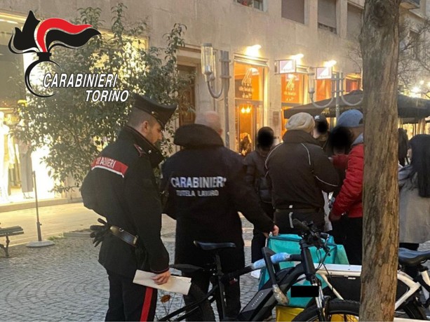 Lavoratori in nero, videocamere senza autorizzazione e non solo: numerosi locali finiscono nei guai tra Mirafiori, Torino Nord, Pinerolese e val di Susa