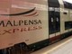 Muore travolto dal Malpensa Express a Rescaldina. Circolazione ferroviaria bloccata Muore travolto dal Malpensa Express a Rescaldina. Circolazione ferroviaria bloccata