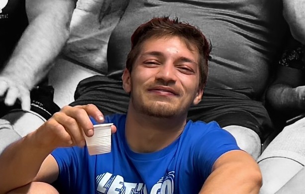 Il toccante omaggio dell'Asd Malgesso al suo Riccardo: «Il tuo sorriso, il tuo spirito e il ricordo di ciò che sei stato continueranno a vivere dentro questa squadra»