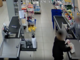 Ladro trasformista rapina il supermercato e si cambia d'abito più volte durante la fuga: arrestato a Borgo Vittoria [VIDEO]