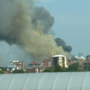 Colonna di fumo visibile in tutta Torino Sud: incendio in corso nella zona di Beinasco