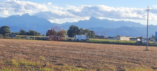Moto contro auto sulla provinciale 25 a Villafalletto, giovane centauro in codice giallo