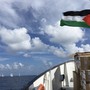 Dopo il bagno di folla a Genova, la Global Sumud Flotilla intreccia il suo destino con la politica: “Ci aspettiamo di essere abbordati e rapiti, Tajani venga a conoscerci”