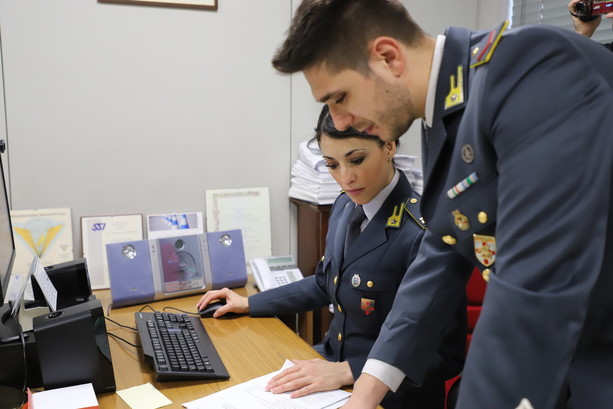 Reddito di cittadinanza, nel 2021 la Gdf ha scoperto illeciti per 5,2 milioni Reddito di cittadinanza, nel 2021 la Gdf ha scoperto illeciti per 5,2 milioni