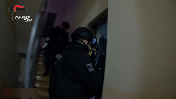 Maxi blitz antidroga alle prime luce dell'alba nel Canavese: arrestate sei persone