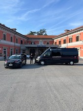 Minacciato con un coltellino nei pressi della stazione: tentata rapina a Mondovì, indagano i Carabinieri