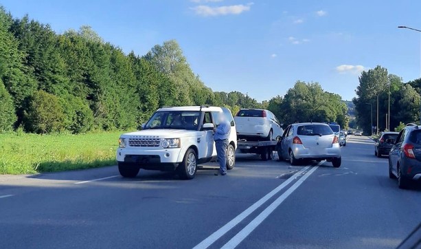 Varese, scontro sulla Provinciale a Capolago: quattro persone coinvolte, una è grave Varese, scontro sulla Provinciale a Capolago: quattro persone coinvolte, una è grave
