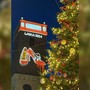 Albenga illumina il Natale, ma una torre sussurra una verità che non si può ignorare Albenga illumina il Natale, ma una torre sussurra una verità che non si può ignorare