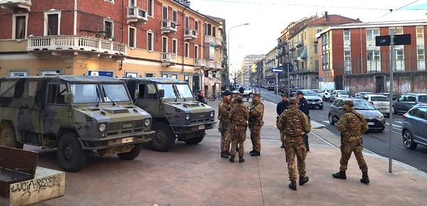 Via i militari da Principe Oddone. Per la sicurezza in Barriera (ri)spunta il vigile di quartiere