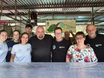 ALLA FESTA DI CAPOLAGO. «Qui in mezzo alla campagna, tra un bicchier di vino e un panino la vita sembra più lieve» ALLA FESTA DI CAPOLAGO. «Qui in mezzo alla campagna, tra un bicchier di vino e un panino la vita sembra più lieve»